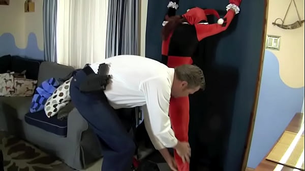 Cop fucks Harley quinn